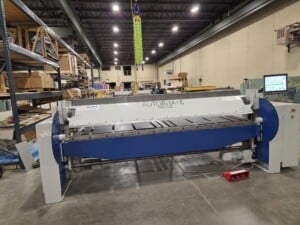 Roper Whitney model AB1014KO S/N 542-8-98 CNC folder w/ Orion control, 61″ back gauge, full set of Kombi tools, small bending bar only (missing large bar), extra motor and any extra parts available.