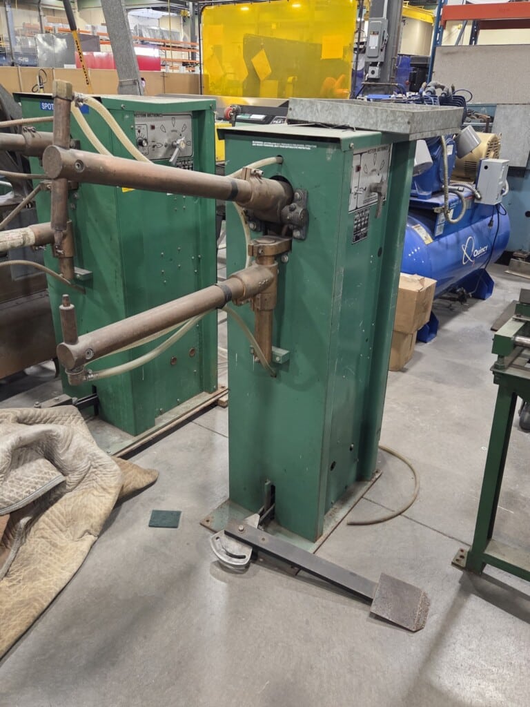 Western Arctronics 15 KVA manual spot welder w/ 24″ throat wired 230V/1ph