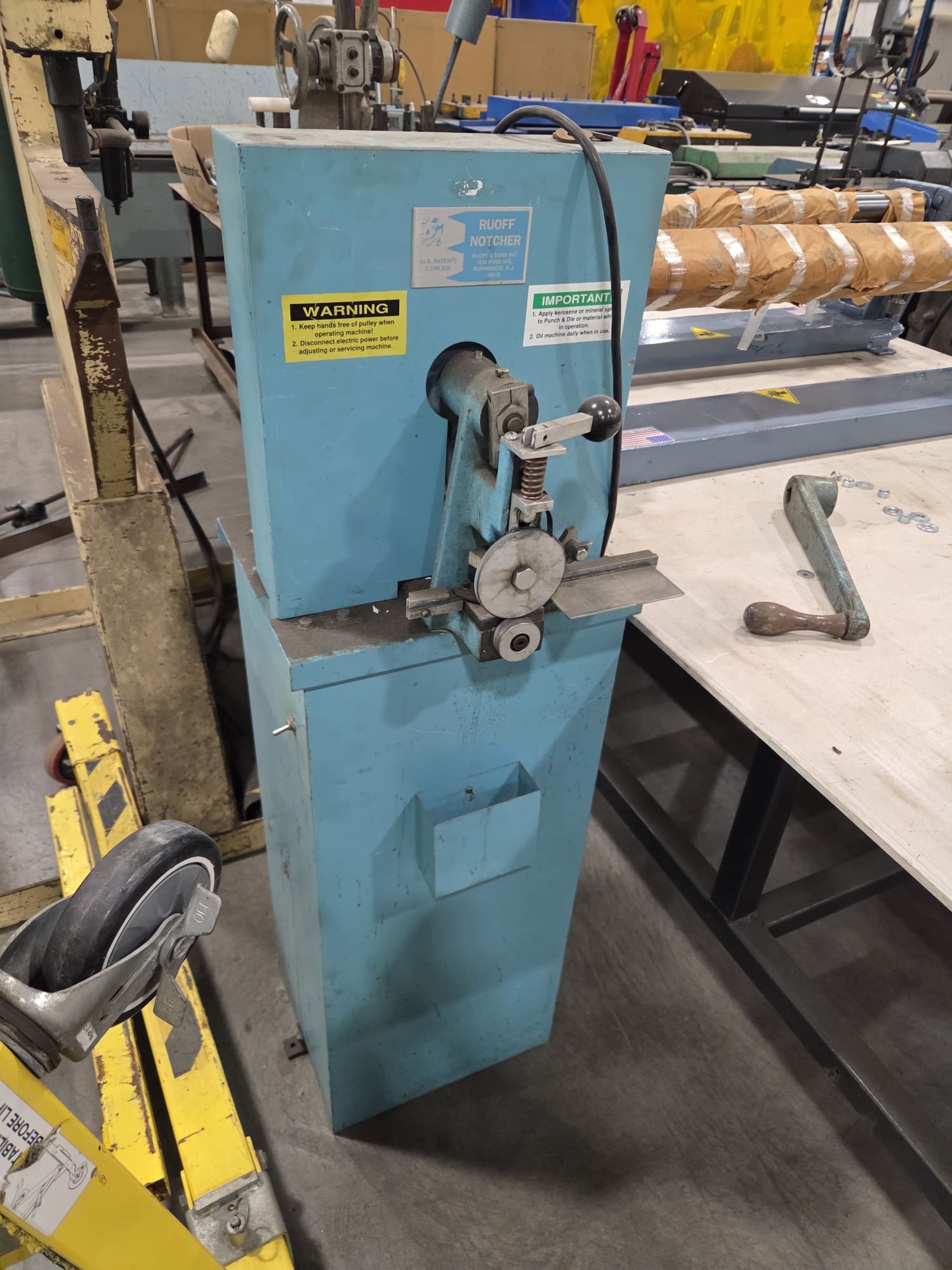 Ruoff Notcher w/ V Blades Wired 110V