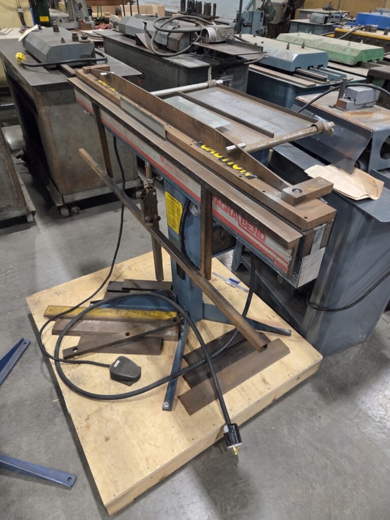 Roper Whitney Magnabend 4′ w/ tooling 110V