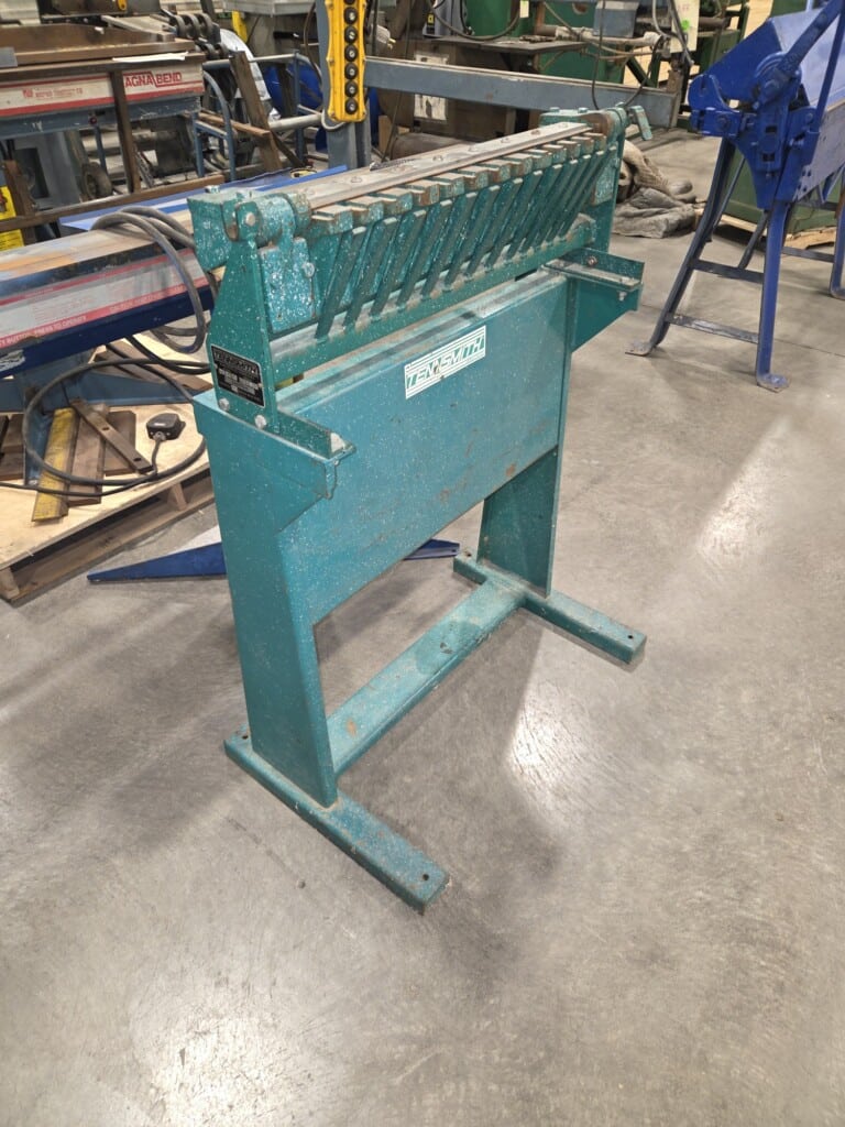 Tennsmith 30″ Cleatbender On Stand